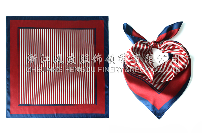 ?？诿捞m機(jī)場(chǎng)免稅店 仿絲小方巾 規(guī)格：53x53cm