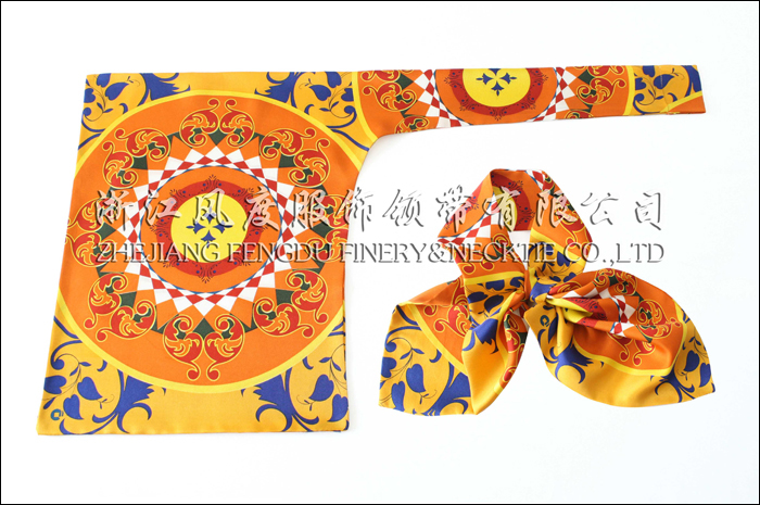 服銷(xiāo)部展廳 真絲雙層刀型絲巾